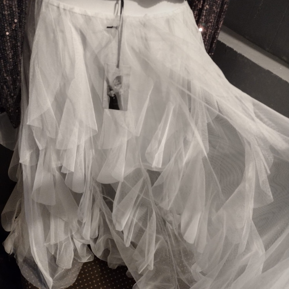Sincerely Jules white Tulle Ruffle Skirt size large